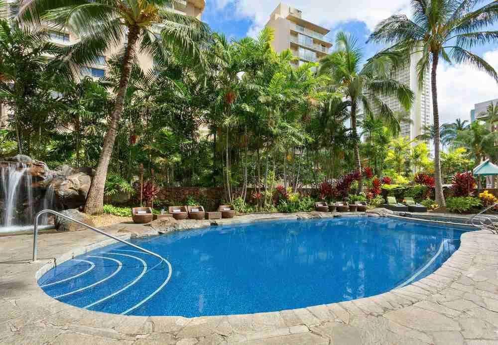 Courtyard By Marriott Waikiki Beach Honolulu Exterior photo