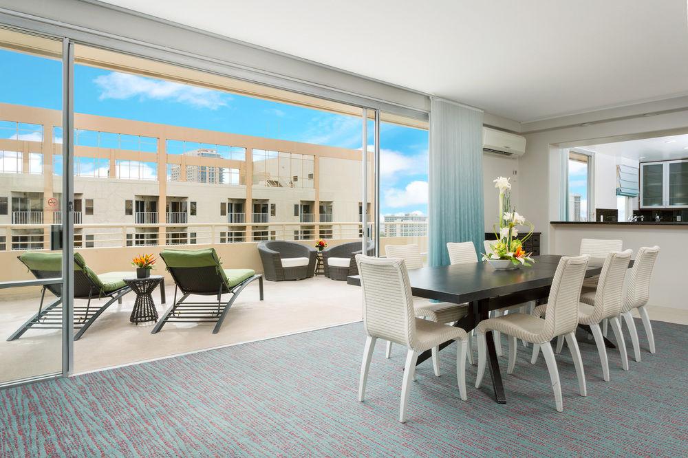 Courtyard By Marriott Waikiki Beach Honolulu Exterior photo