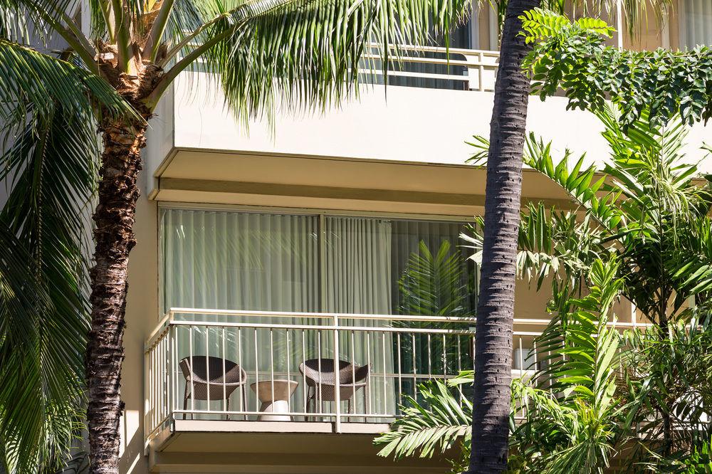 Courtyard By Marriott Waikiki Beach Honolulu Exterior photo
