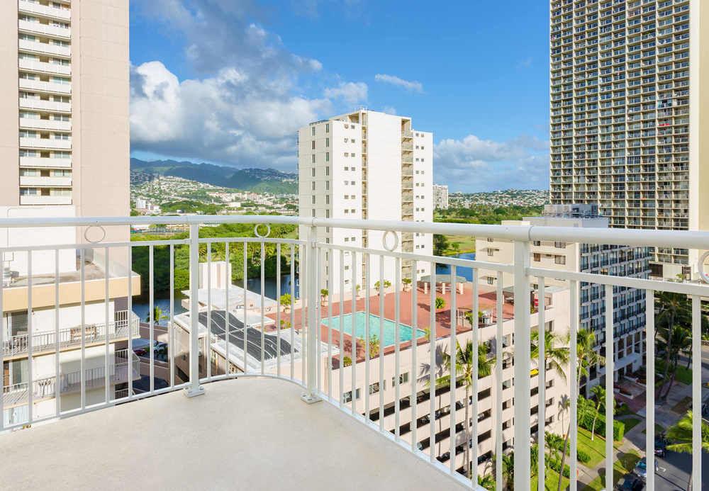 Courtyard By Marriott Waikiki Beach Honolulu Exterior photo