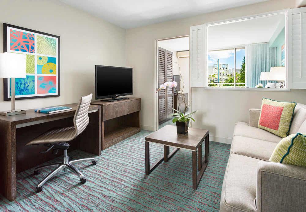 Courtyard By Marriott Waikiki Beach Honolulu Exterior photo