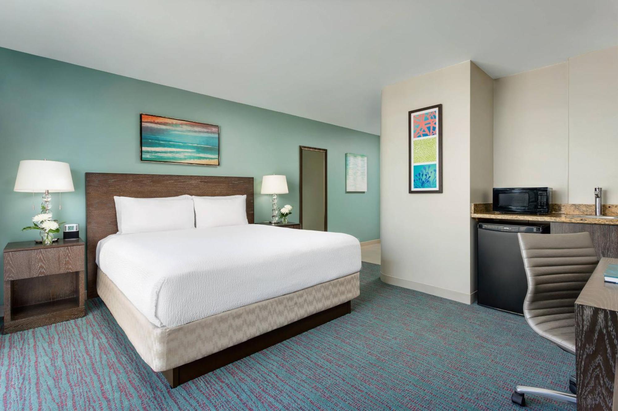 Courtyard By Marriott Waikiki Beach Honolulu Exterior photo