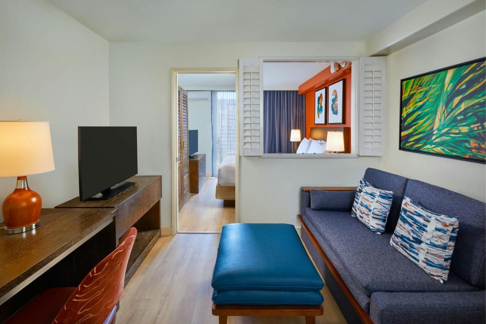 Courtyard By Marriott Waikiki Beach Honolulu Exterior photo