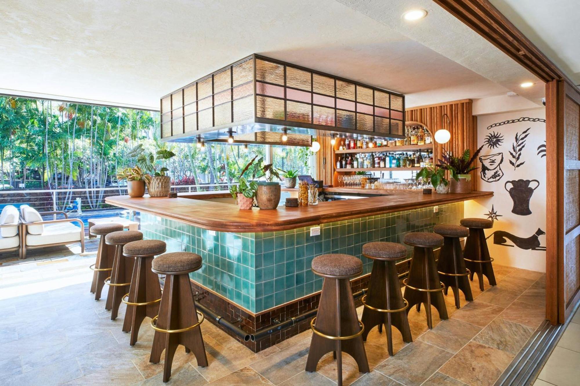 Courtyard By Marriott Waikiki Beach Honolulu Exterior photo