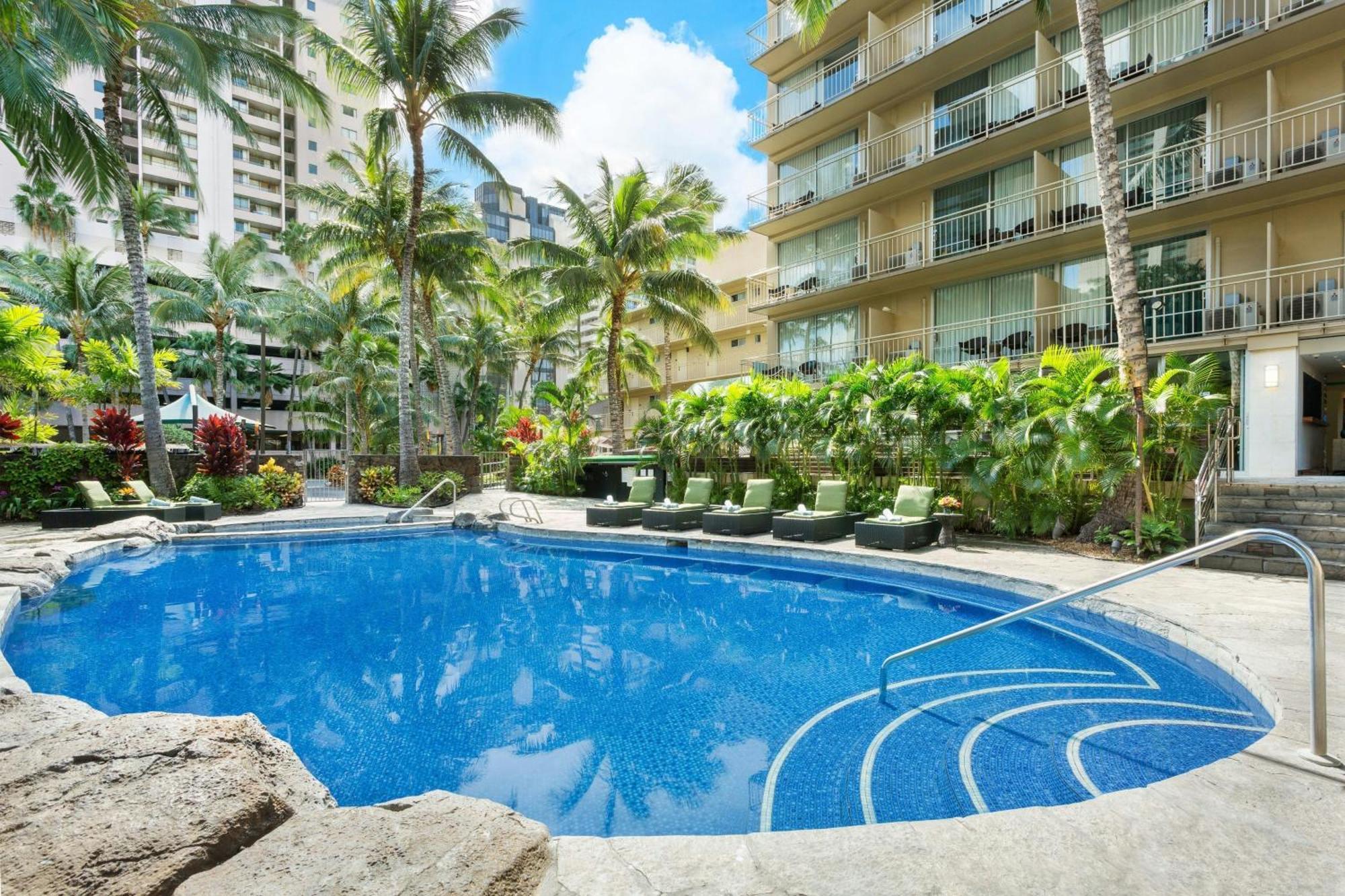 Courtyard By Marriott Waikiki Beach Honolulu Exterior photo