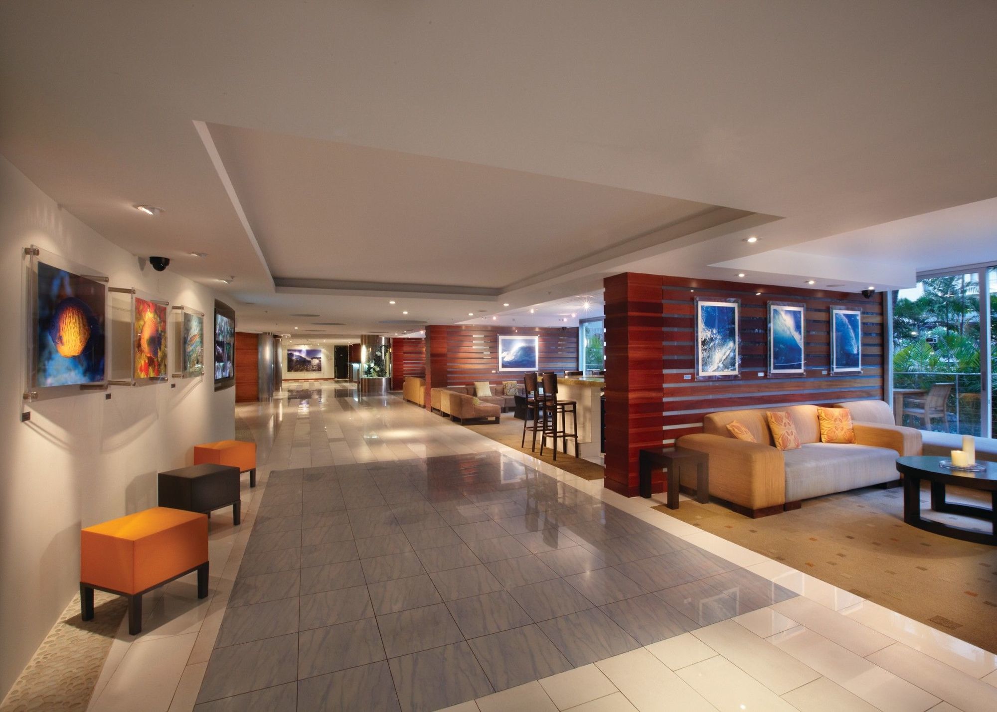 Courtyard By Marriott Waikiki Beach Honolulu Exterior photo